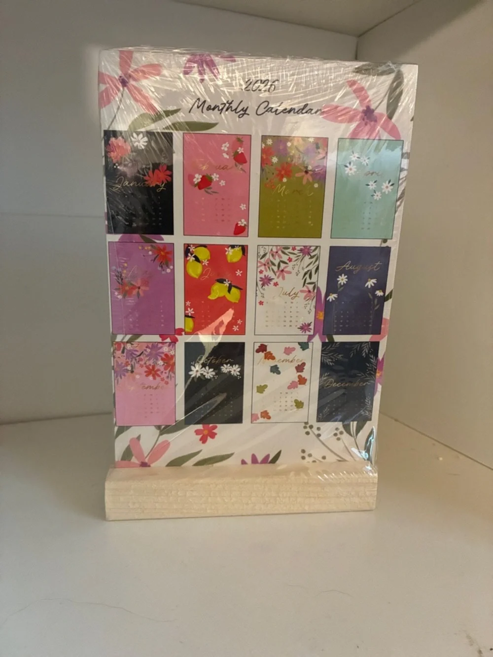 2026 Floral Desk Standing Calendar NWT